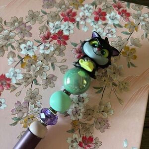 Disney Doorables: Cinderella: Lucifer with cup handmade beaded pen